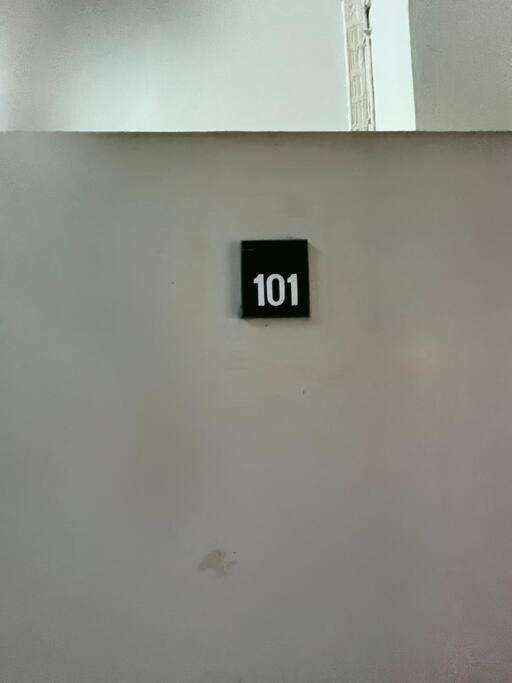 Room101 In Wanna Apartment パッタヤー エクステリア 写真